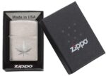 Zippo-tulemasin-Chrome-Marijuana-Leaf-Design-29587-3