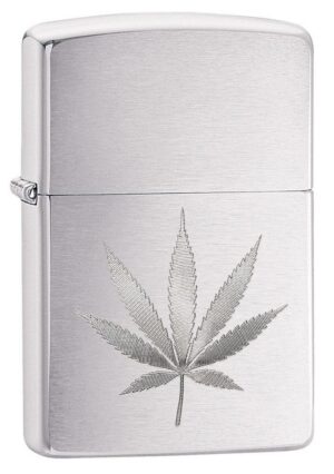 Zippo-tulemasin-Chrome-Marijuana-Leaf-Design-29587